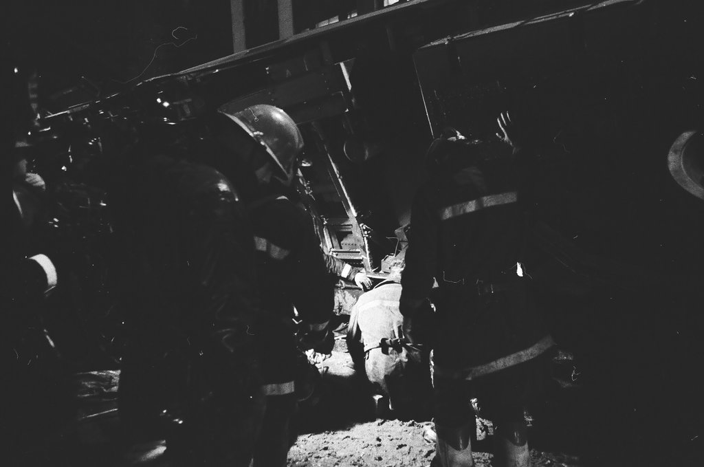 Aftermath of elevated train crash at Wabash Avenue and Lake Street - Chicago Sun-Times