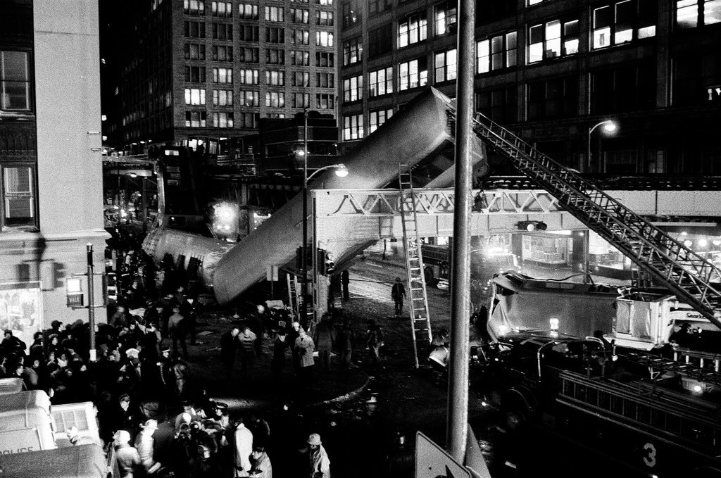 Aftermath of elevated train crash at Wabash Avenue and Lake Street - Chicago Sun-Times