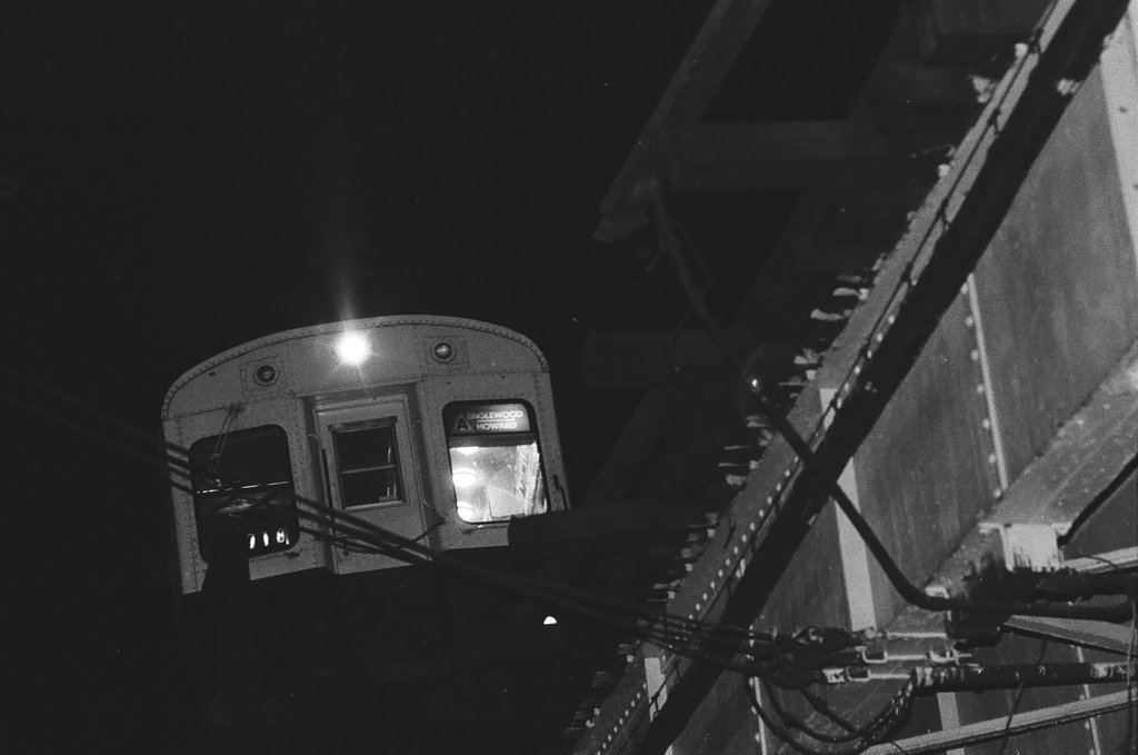 Elevated train derailment at 59th Street and Calumet Avenue - Chicago Sun-Times