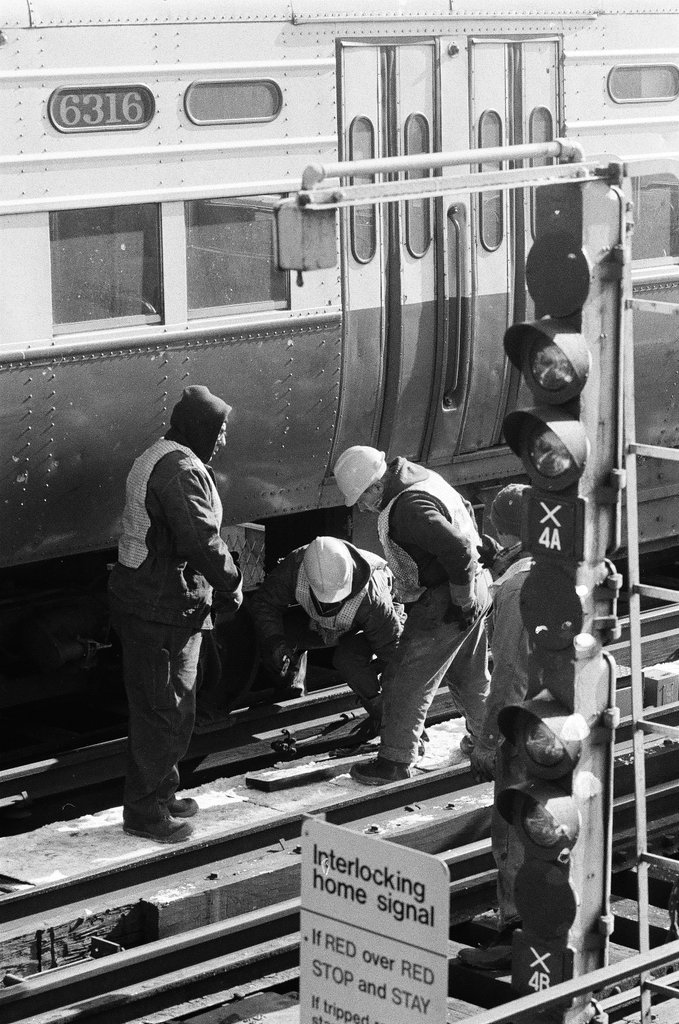 Elevated train derailment at 59th Street and Calumet Avenue - Chicago Sun-Times