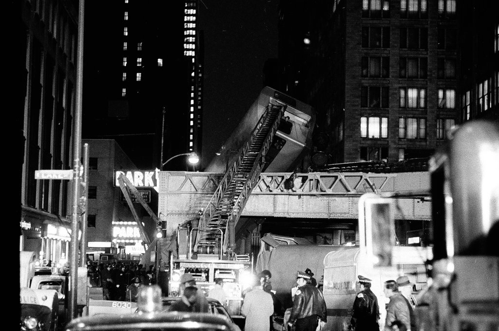 Aftermath of elevated train crash at Wabash Avenue and Lake Street - Chicago Sun-Times