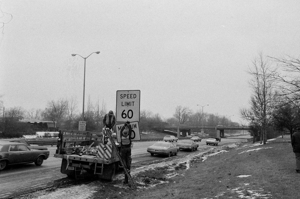 Speed limit sign being installed on Edens Expressway - Chicago Sun-Times