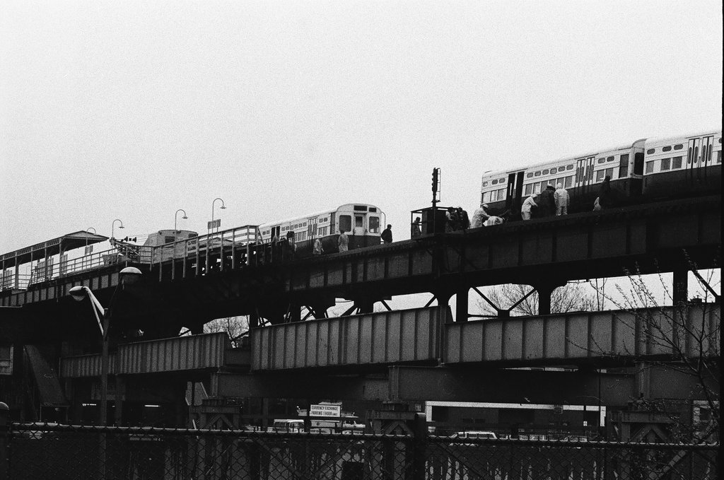 Elevated train derailment at 59th Street and Wentworth Avenue - Chicago Sun-Times
