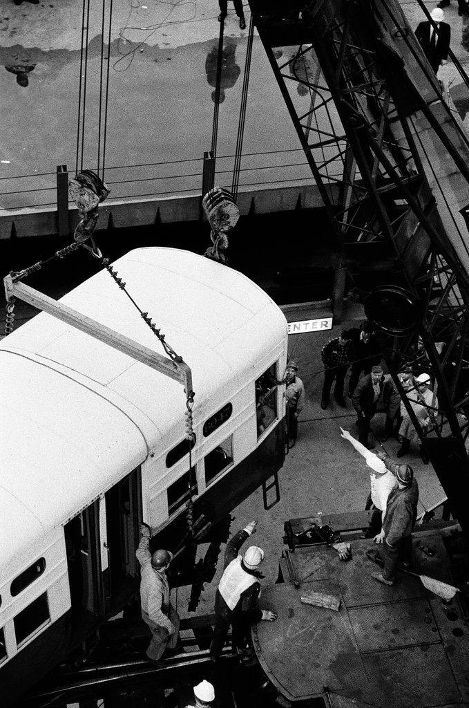 Elevated train derailment at Lake Street and Wells Street - Chicago Sun-Times