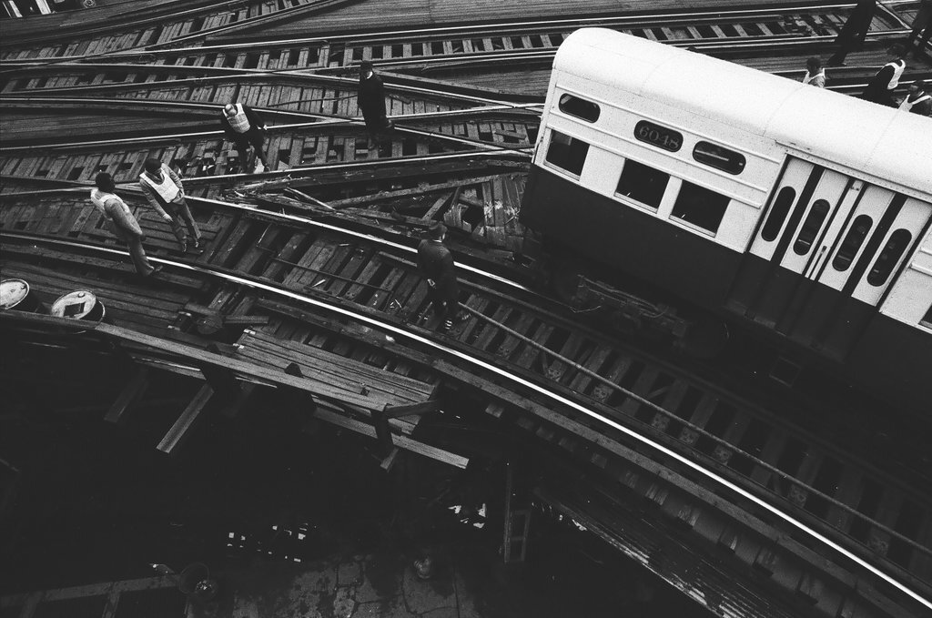 Elevated train derailment at Lake Street and Wells Street - Chicago Sun-Times