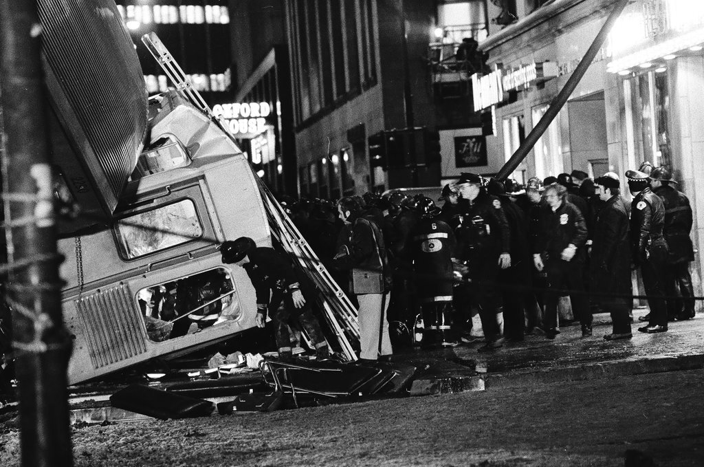 Elevated train derailment at Wabash Avenue and Lake Street - Chicago Sun-Times