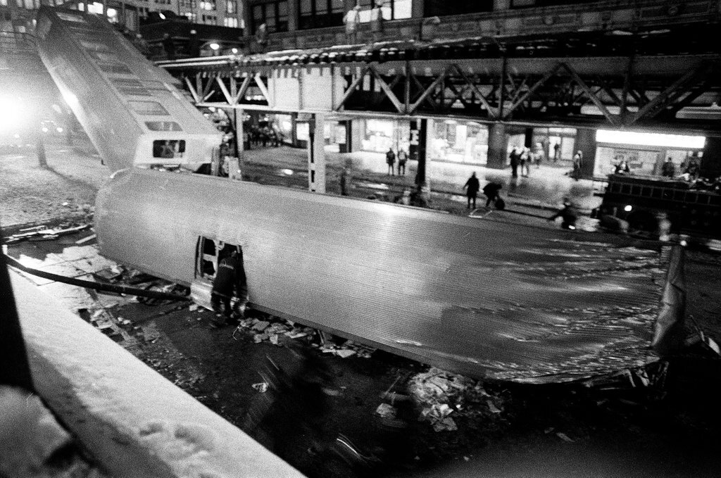 Aftermath of elevated train crash at Wabash Avenue and Lake Street - Chicago Sun-Times
