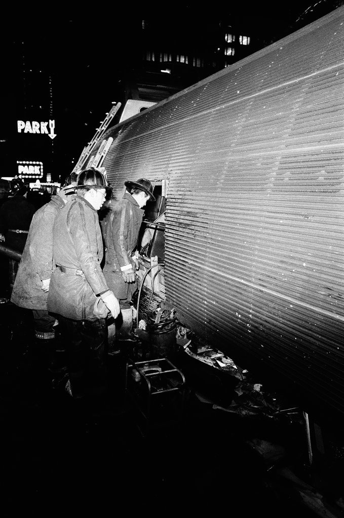Aftermath of elevated train crash at Wabash Avenue and Lake Street - Chicago Sun-Times