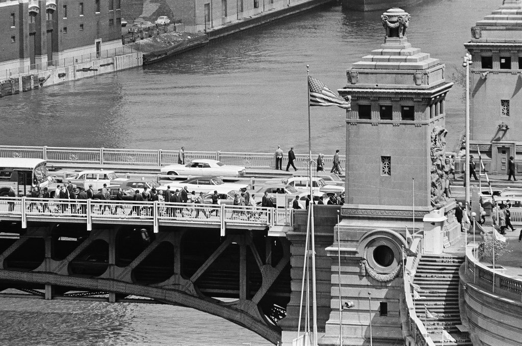 Ships passing under Michigan Avenue bridge - Chicago Sun-Times