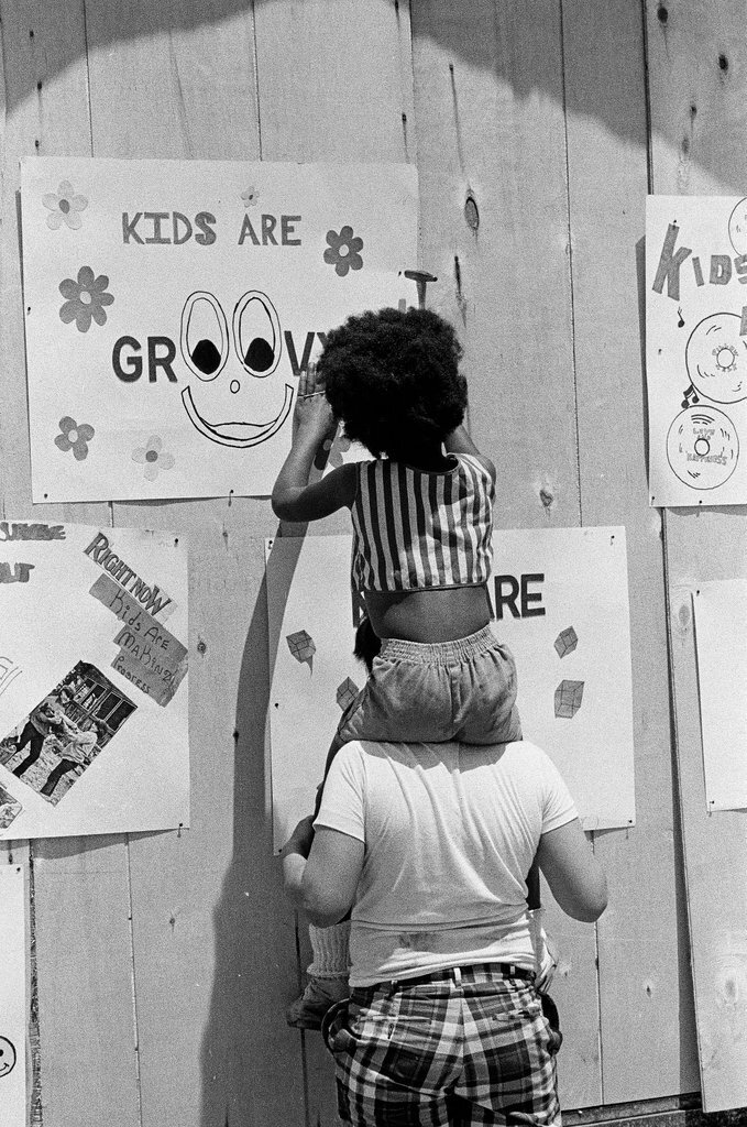 Kids put up posters for playlot at Joseph Brennemann School - Chicago Sun-Times