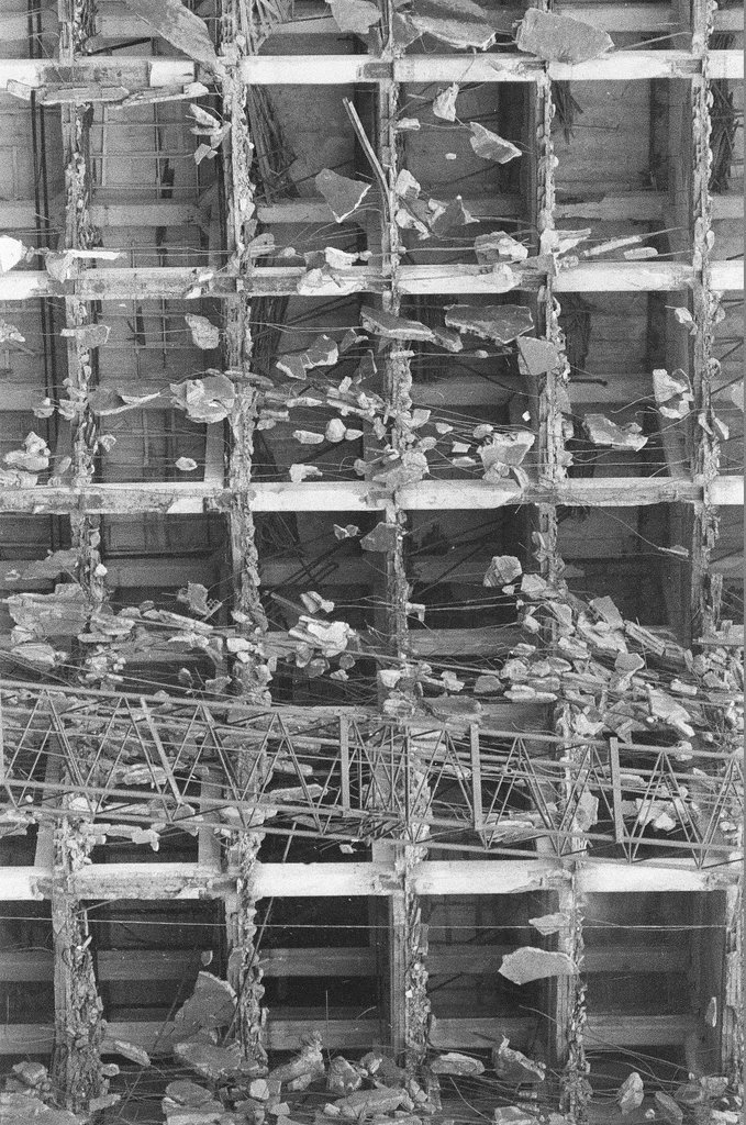 An old building gets torn down at the northeast corner of Clark and Kinzie streets - Chicago Sun-Times