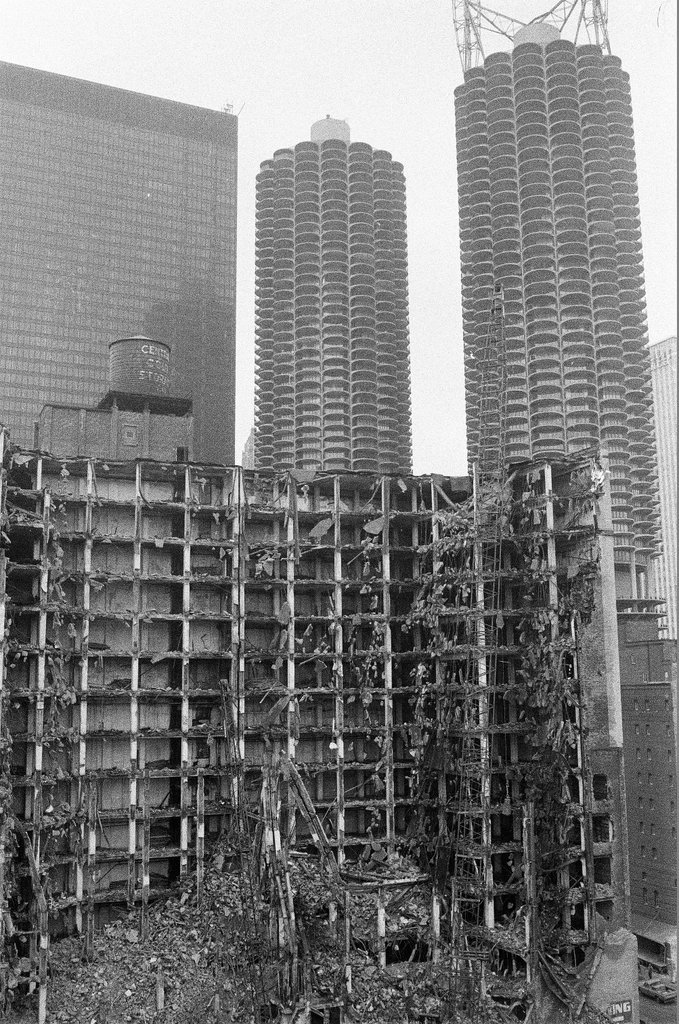 An old building gets torn down at the northeast corner of Clark and Kinzie streets - Chicago Sun-Times