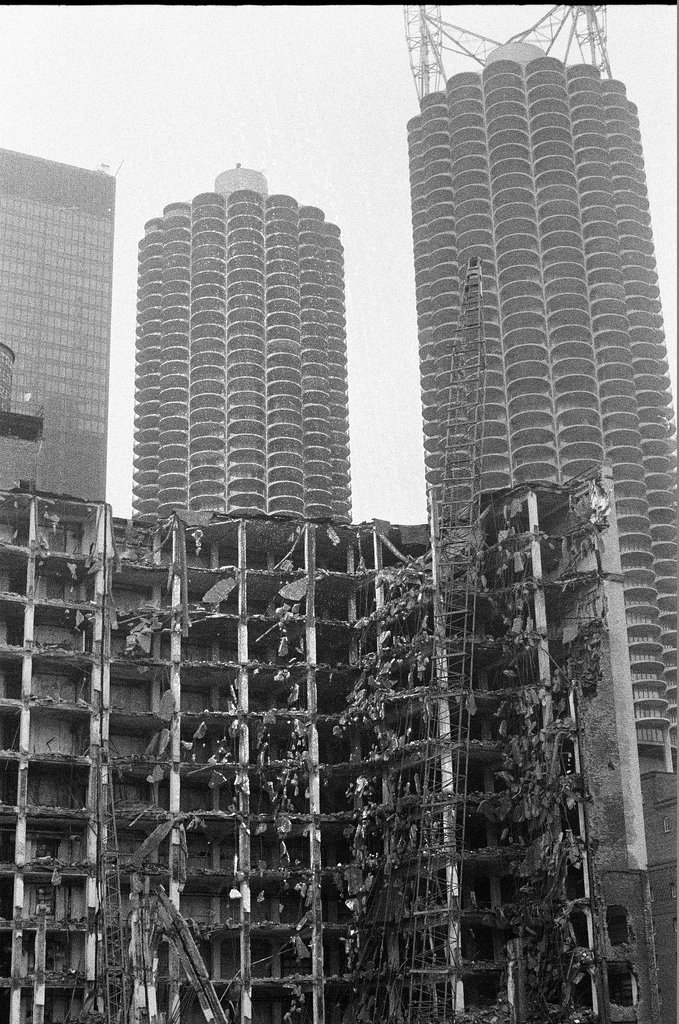 An old building gets torn down at the northeast corner of Clark and Kinzie streets - Chicago Sun-Times