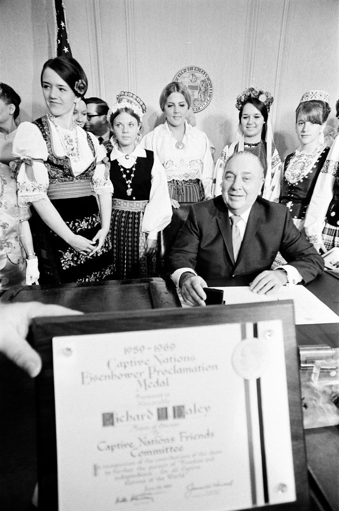 The Captive Nations Committee presents the Eisenhower Proclamation Medal to Mayor Daley - Chicago Sun-Times