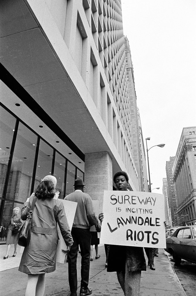 Supporters and members of the Contract Buyers League protest against Sureway Investment - Chicago Sun-Times