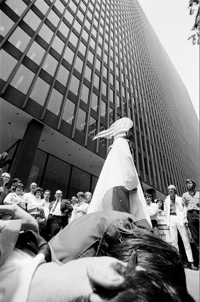 Anti-Draft protesters demonstrate at the Federal Building - Chicago Sun-Times