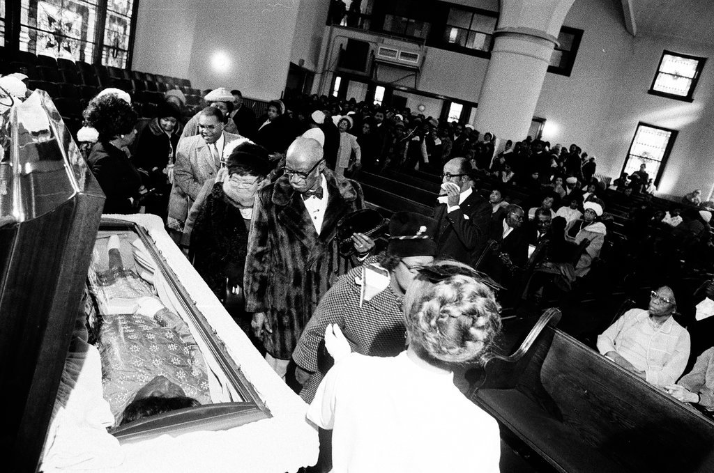 Chicagoans line up near the altar to view Mahalia Jackson's open casket - Duane Hall for Chicago Sun-Times