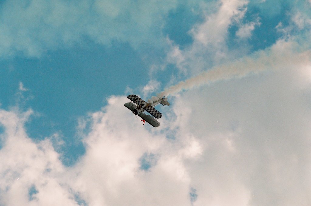 Crowds watch planes, helicopters, and water sports performances at the 1997 Air and Water Show - Chicago Sun-Times
