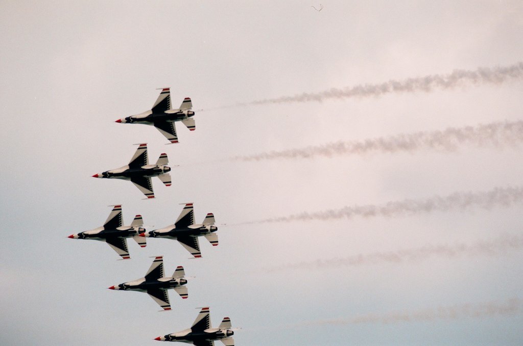 Crowds watch planes, helicopters, and water sports performances at the 1997 Air and Water Show - Chicago Sun-Times