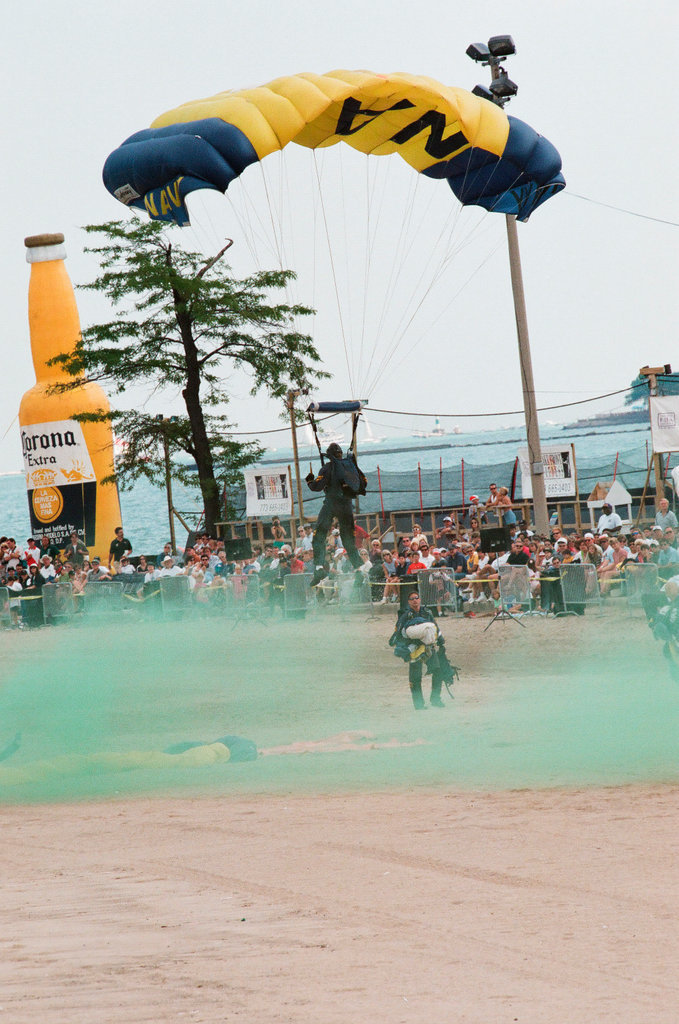 Crowds watch planes, helicopters, and water sports performances at the 1997 Air and Water Show - Chicago Sun-Times