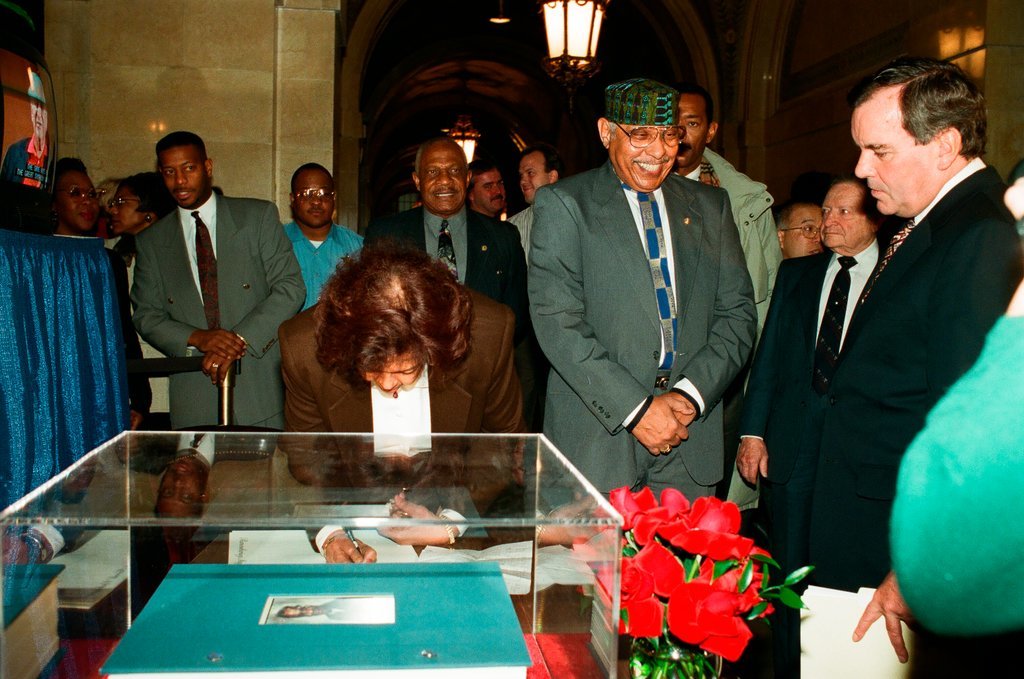 Mayor Richard M. Daley hosts a memorial service at City Hall to commemorate the 10th anniversary of former mayor Harold Washington's death - Chicago Sun-Times