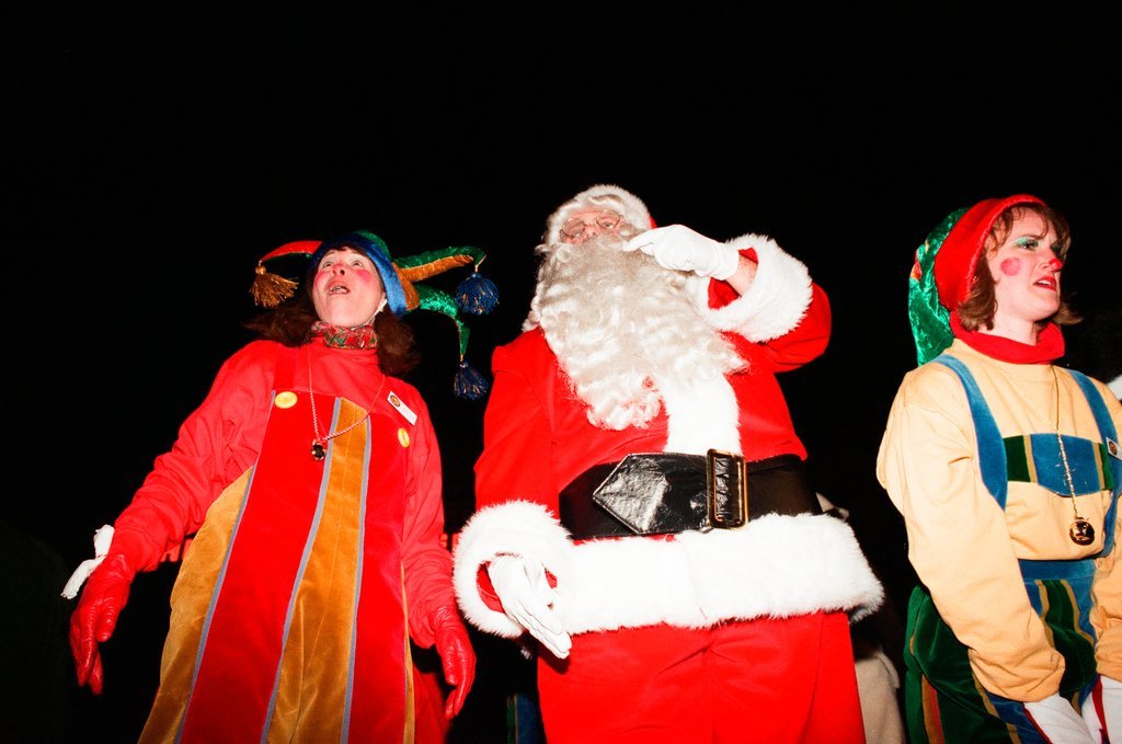 Santa Claus arrives at Navy Pier aboard a boat for the Holiday Light Up Ceremony - Chicago Sun-Times