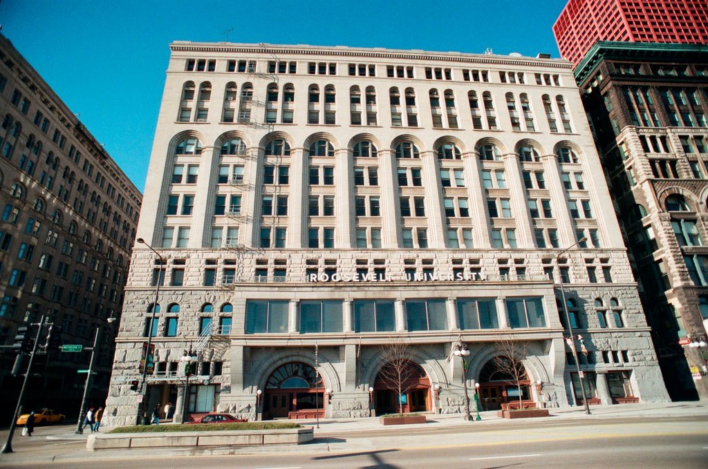 Photos of the exterior of the Roosevelt University building - Chicago Sun-Times