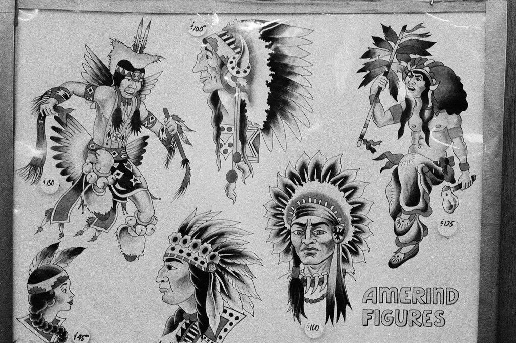 Dale Grande gives people tattoos on various body parts - Chicago Sun-Times