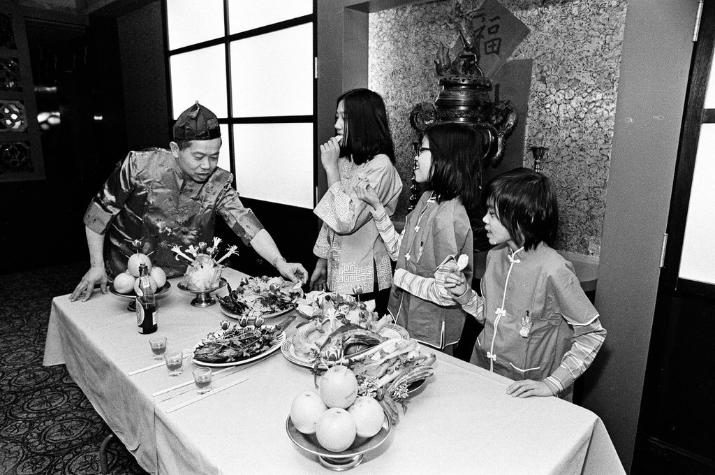 Owner of Jimmy Wong's restaurant prepares a celebratory dinner for Chinese New Year - Chicago Sun-Times