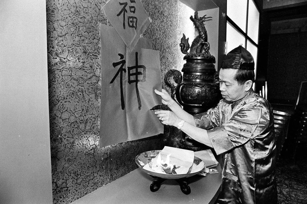 Owner of Jimmy Wong's restaurant prepares a celebratory dinner for Chinese New Year - Chicago Sun-Times