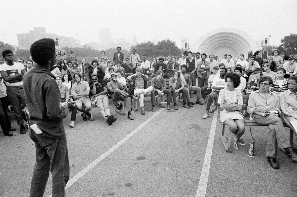 Young people gather in Grant Park on the one year anniversary of the 1968 Democratic Convention protest - Chicago Sun-Times
