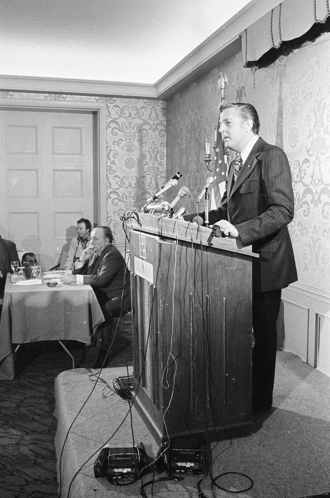 Mayor Richard J. Daley opens slatemaking for Cook County Democrats at the La Salle Hotel - Chicago Sun-Times