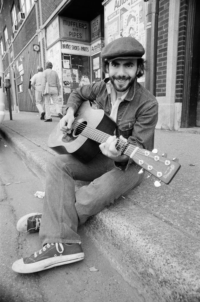 Folk singer Steve Goodman poses with his guitar - Randy B. Leffingwell for Chicago Sun-Times