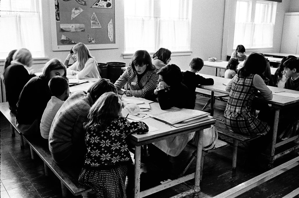 Latinx students being tutored in English - Chicago Sun-Times