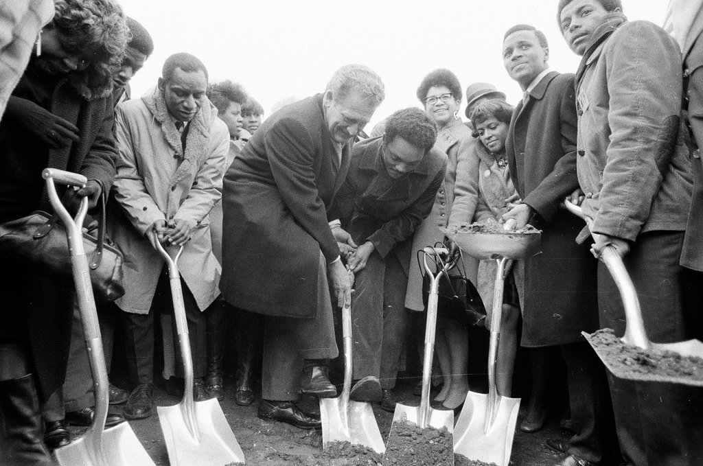 Groundbreaking for Martin Luther King High School - Chicago Sun-Times