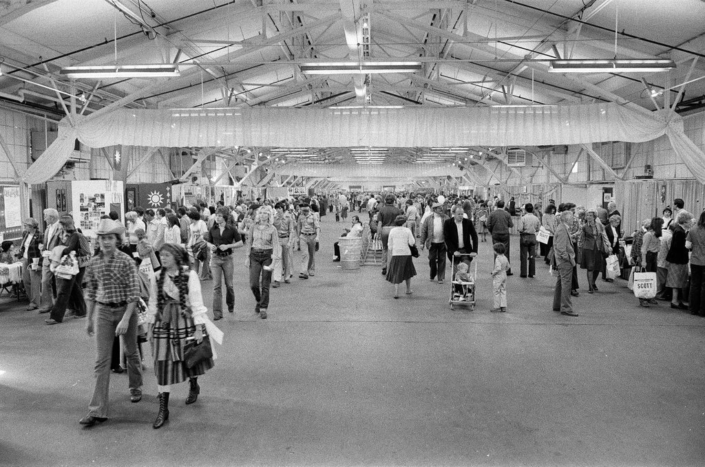 Dancers at Ethnic Fair at Navy Pier - Chicago Sun-Times