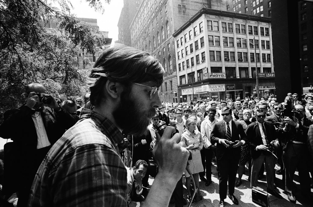 Anti-war protesters - Chicago Sun-Times