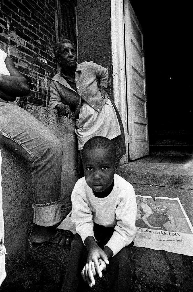 People in empty lots and abandoned buildings on the west side - Chicago Sun-Times