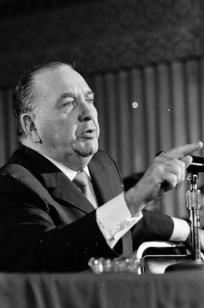 Mayor Richard J. Daley and others at a hearing of a subcommittee at the Sherman House - Chicago Sun-Times