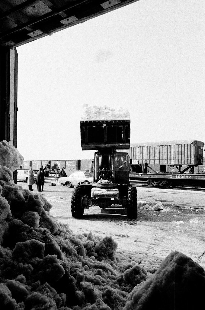 Packing snow in a refrigerated rail car to send to Florida - Chicago Sun-Times