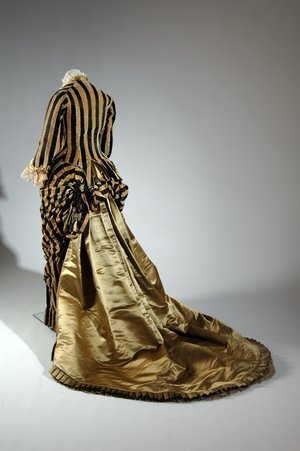 Dress - Worth, Charles Frédéric, 1825-1895