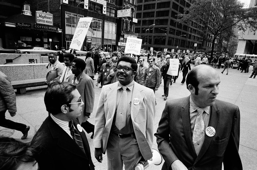 Police and supporters picket in the Loop - Chicago Sun-Times