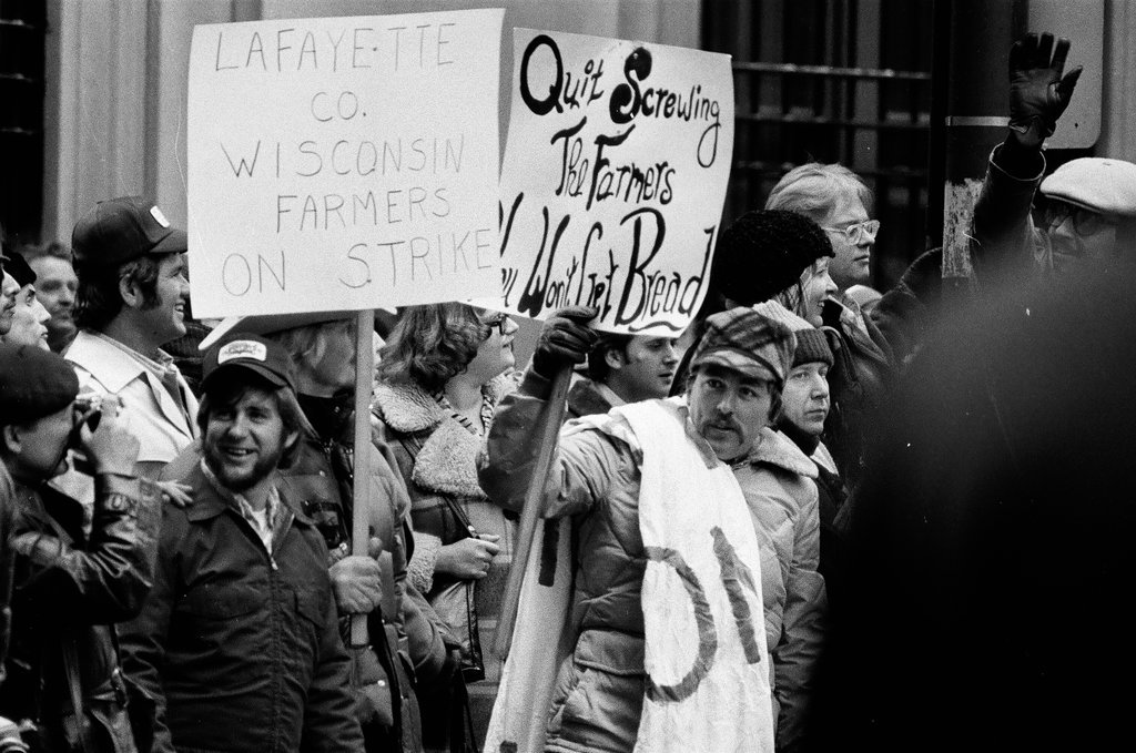 Striking farmers at Chicago Board of Trade - Chicago Sun-Times