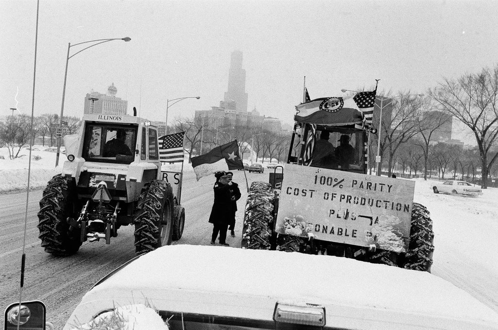 Striking farmers drive trucks and tractors on Lake Shore Drive - Chicago Sun-Times