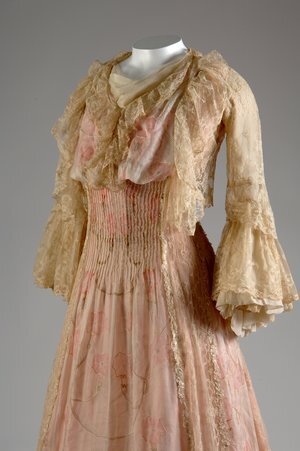 Tea gown - Worth, Charles Frédéric, 1825-1895