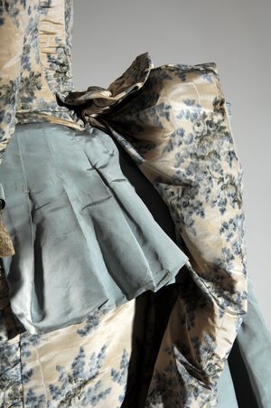 Evening dress - Worth, Charles Frédéric, 1825-1895