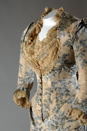 Evening dress - Worth, Charles Frédéric, 1825-1895