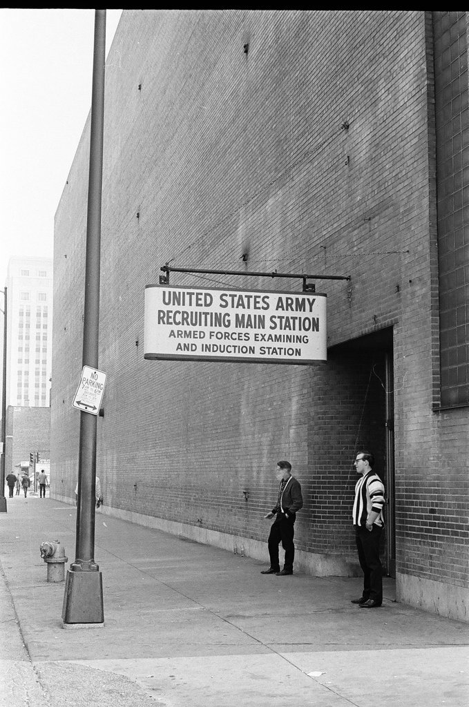 Young men enlist in Army at induction station - Chicago Sun-Times