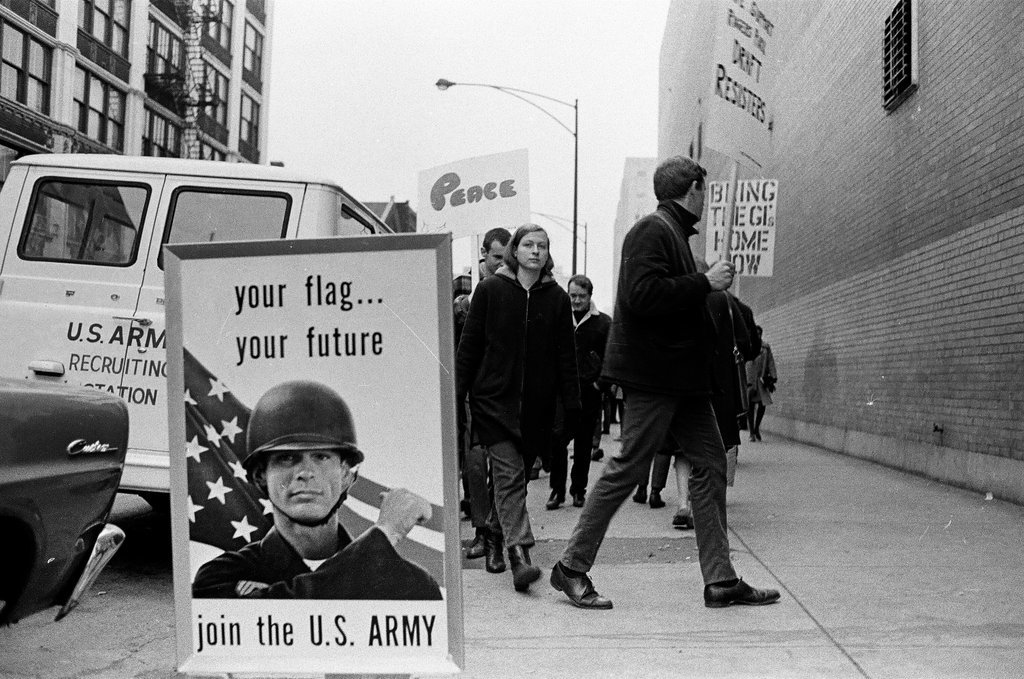 Anti-war protesters at induction center - Chicago Sun-Times