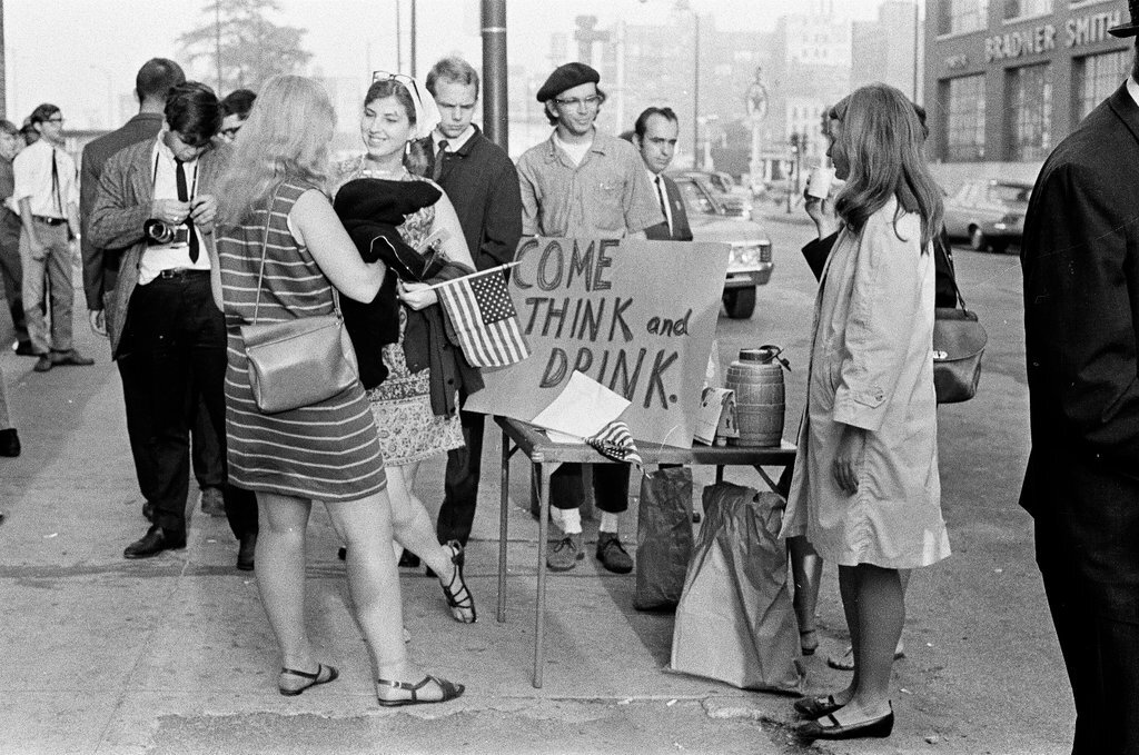 Protesters burn draft cards at induction center - Chicago Sun-Times